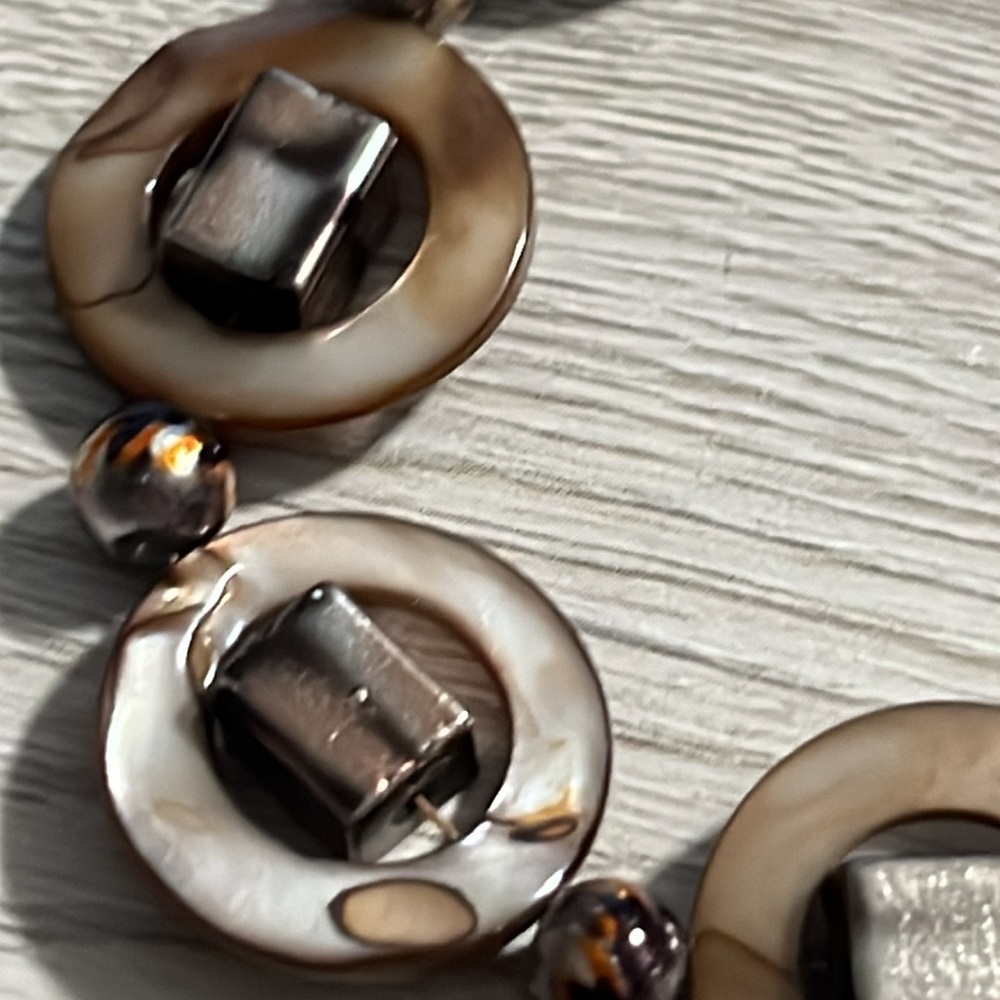 Bead and Shell Bracelet - Picture 2 of 5